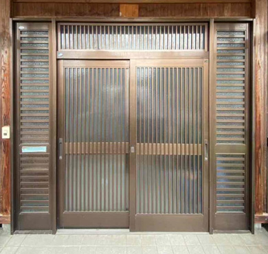 リフォーム前の玄関前