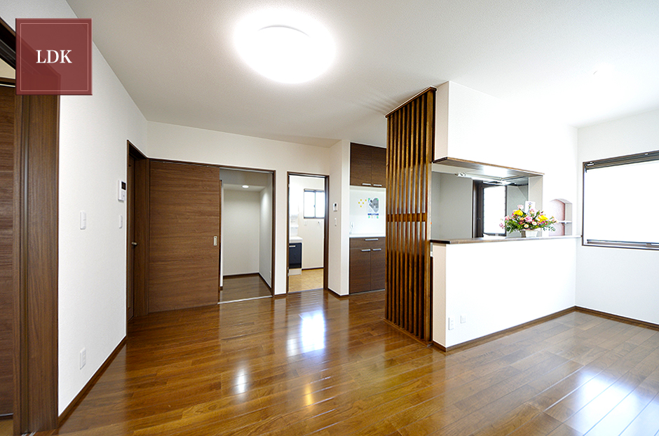 モカで統一した落ち着いたLDK