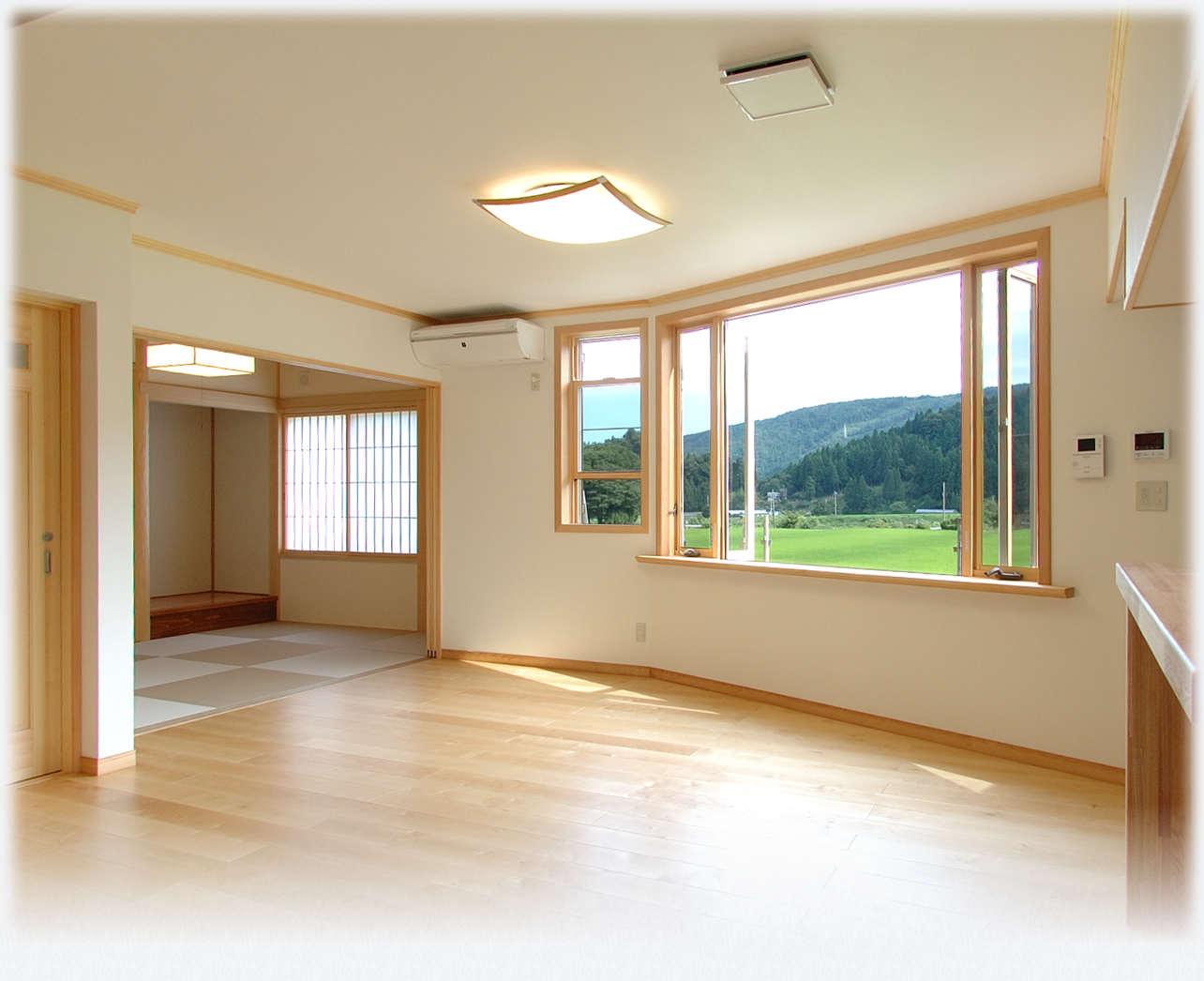 風水で幸運を願う黄色の明るい家 アイキャッチ