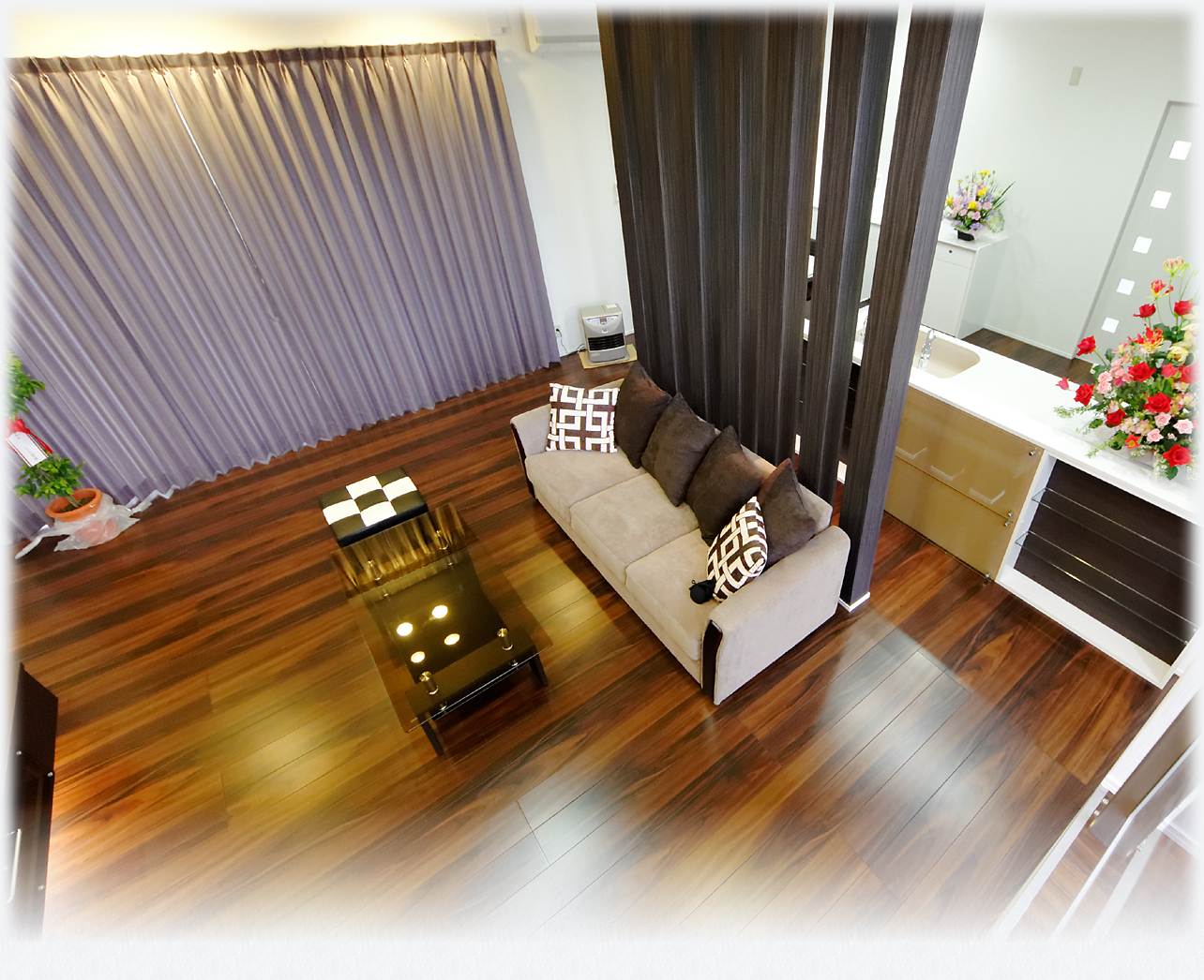 家族のお気に入りの空間 シンプルゴージャスな洋風モダンの住まい アイキャッチ