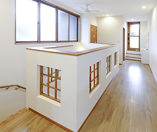 建築白石の職人技で丁寧に作られた組子細工