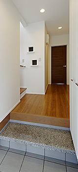 気の利いた飾り棚（ニッチ）も設置。