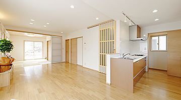 LIXILの稼動間仕切りで LDKのワンルームともなます。