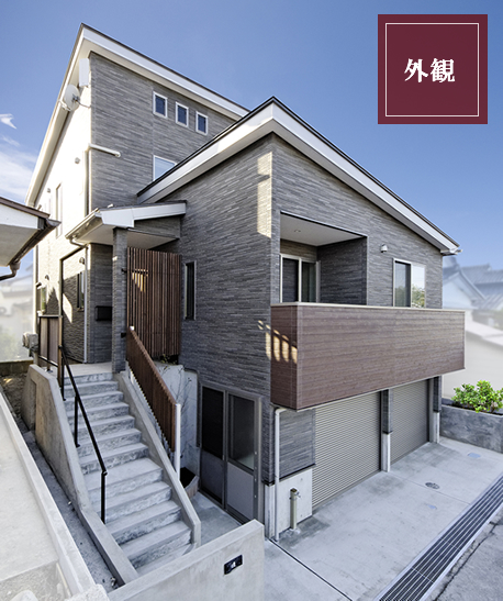 インナーガレージのある家 外観