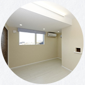 間接照明のある洋室