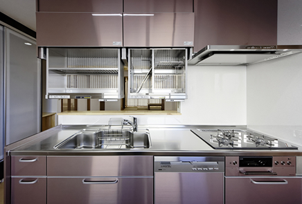 昇降型のキッチン収納