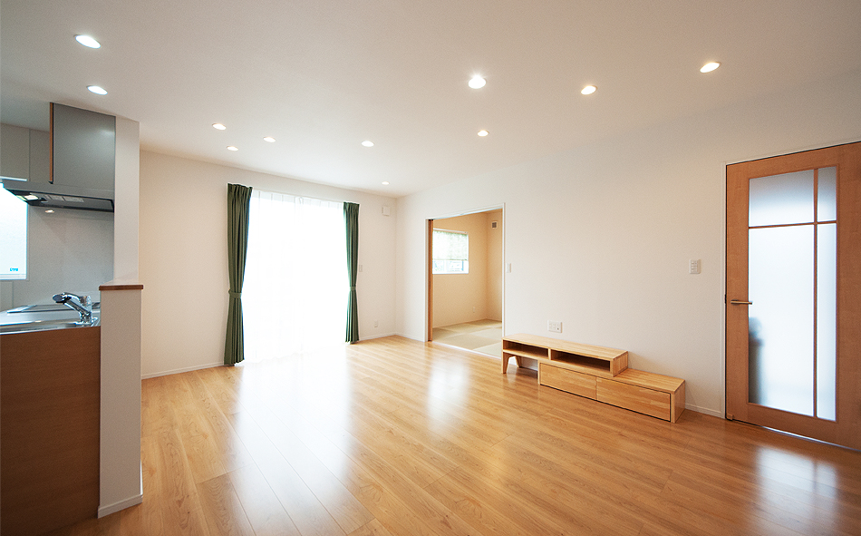 LDKと手作りの家具